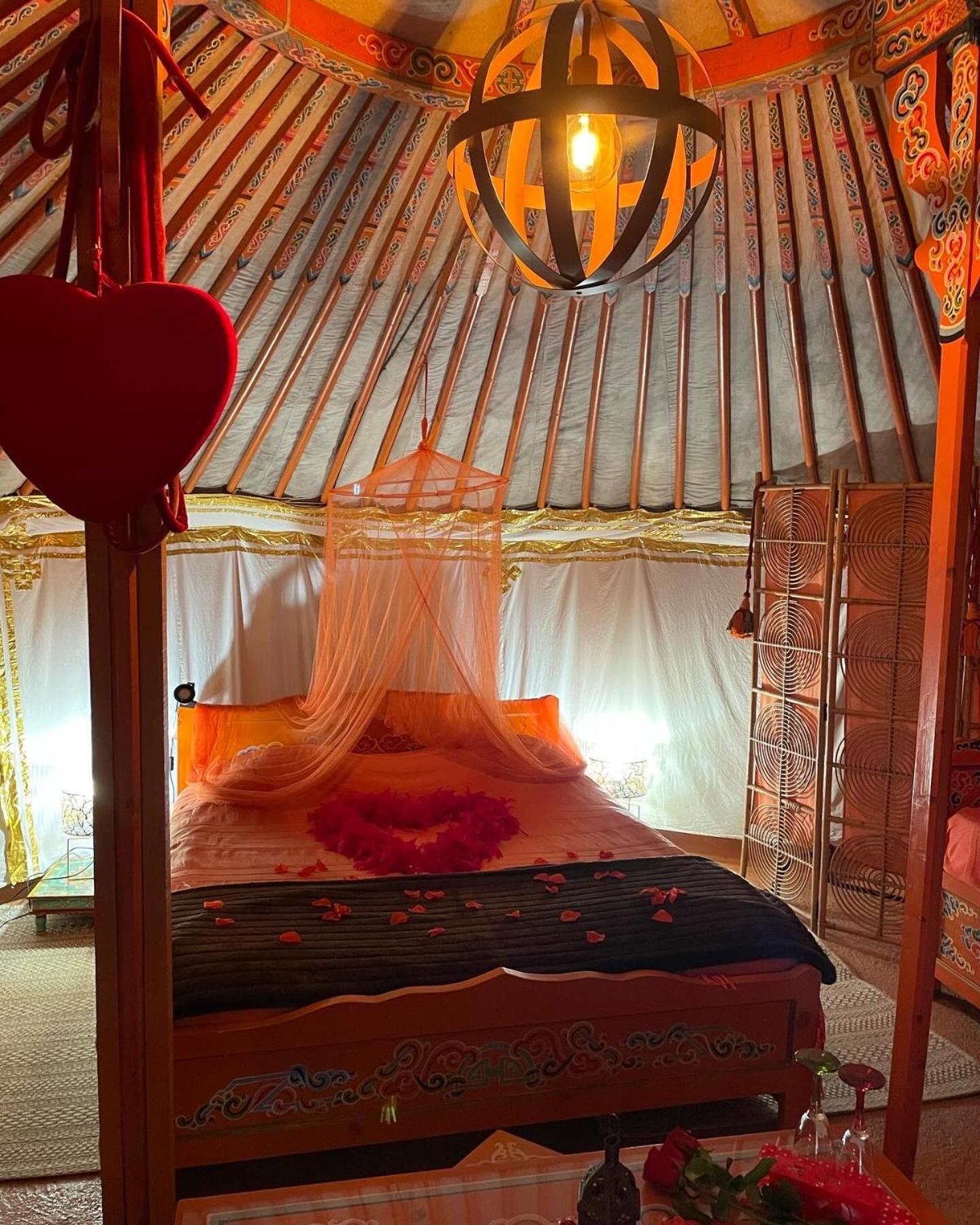 Au Soleil Mongol Bed & Breakfast Sorede Luaran gambar